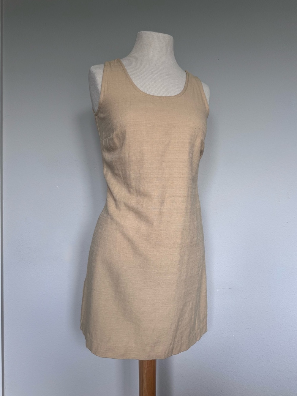 90’s Vintage Sleeveless Beige Shift Petite Dress